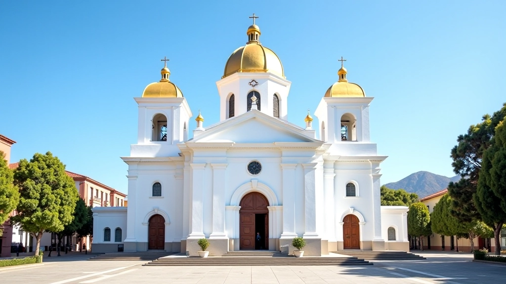 Catedral Metropolitana de Salta con arquitectura colonial, fachada blanca y cúpula dorada